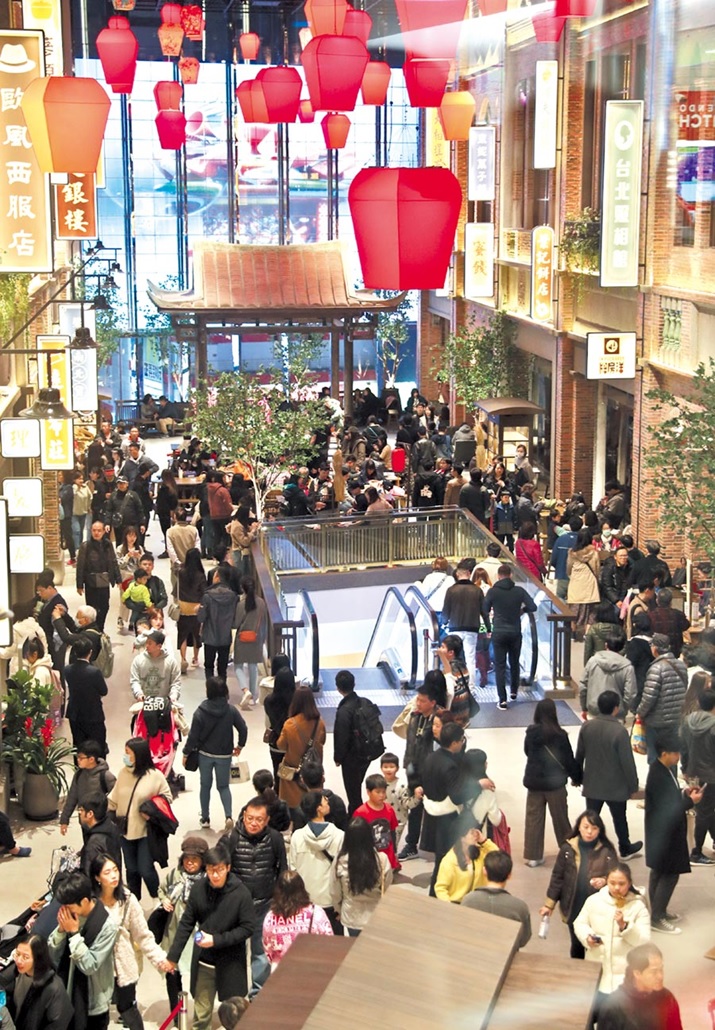 區域百貨逆勢增5%~14% 信義區人潮大減兩成